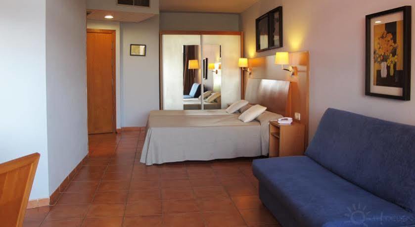 Ohtels Vila Romana Salou Buitenkant foto