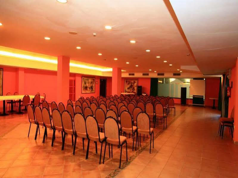 Ohtels Vila Romana Salou Buitenkant foto